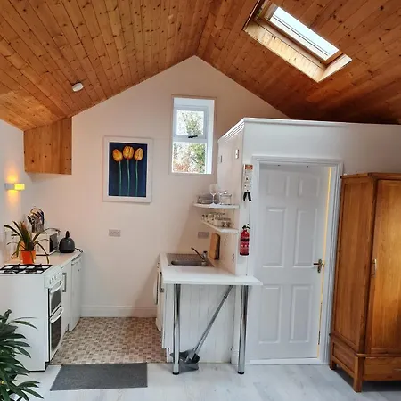 Apartment 'the Haven' At Tranquil Water Midleton